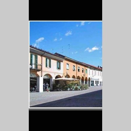 Green Appartamenti I Portici Nel Centro Storico Мельцо Экстерьер фото